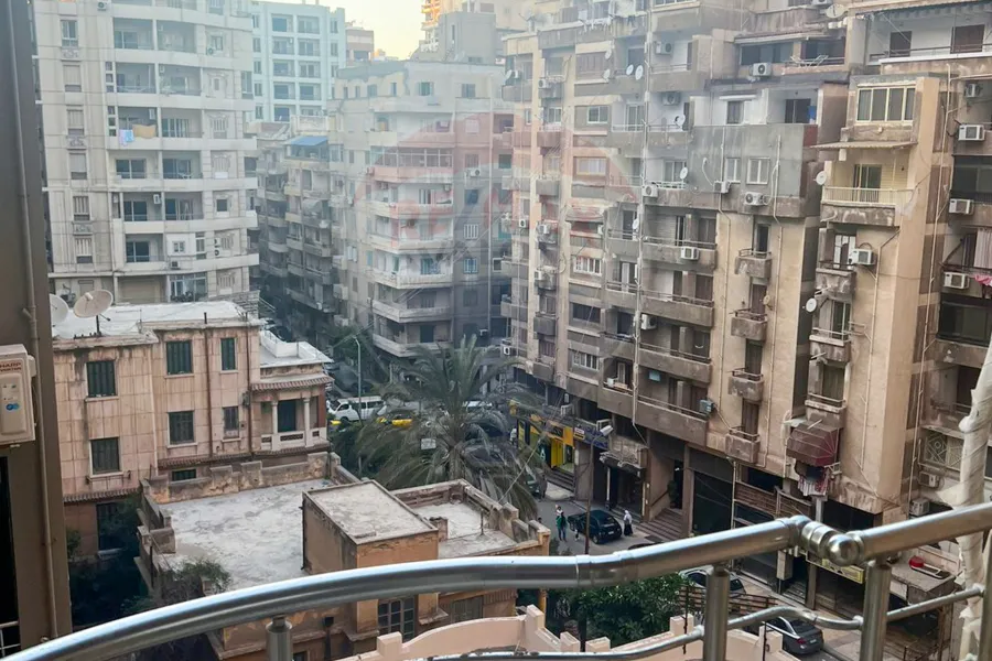 Apartment for rent 150 m Louran (steps from Abu Qir St.)