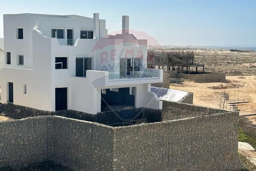 ستاند الون شاليه للبيع (جيفيرا - Furl) رأس الحكمة 178 م + 141 م روف