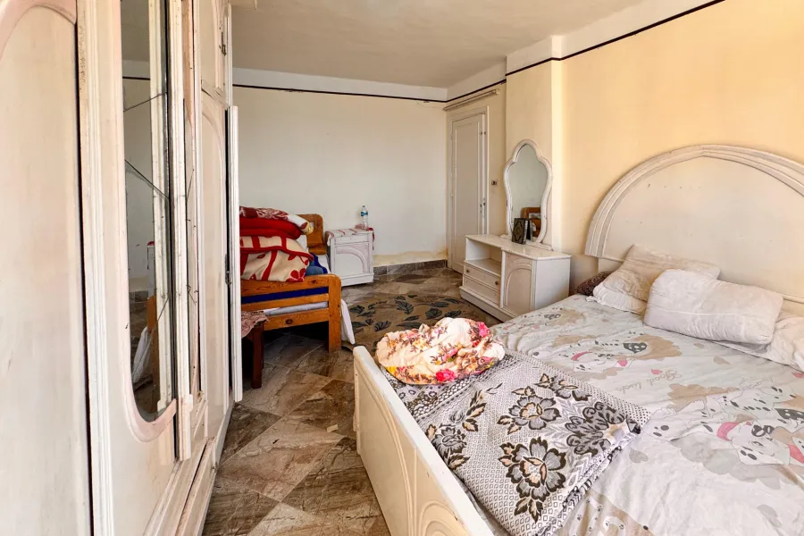 شقة للبيع 140 م  سيدى بشر ( خلف فندق هيلتون كورنيش)