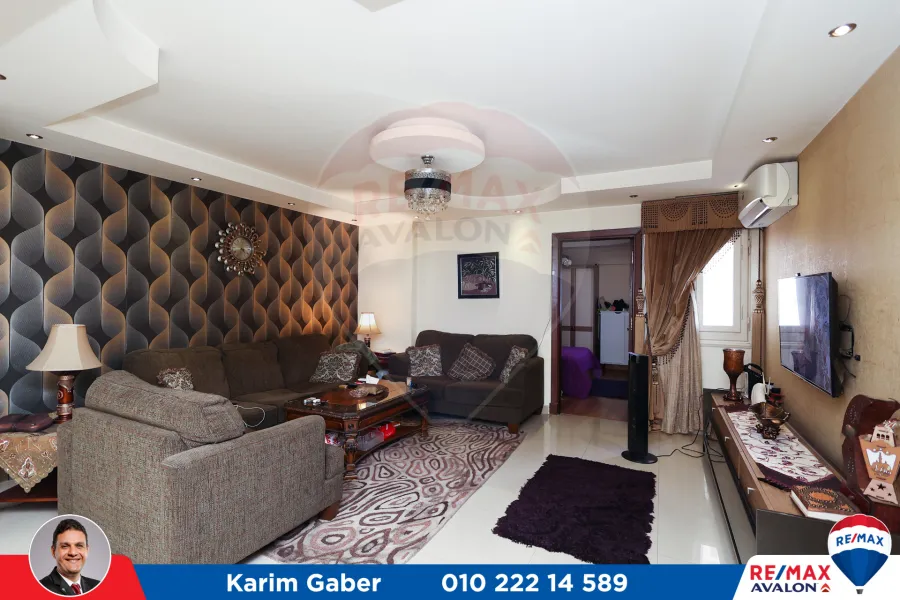 شقة للبيع 210م سموحة (شارع 14 مايو)