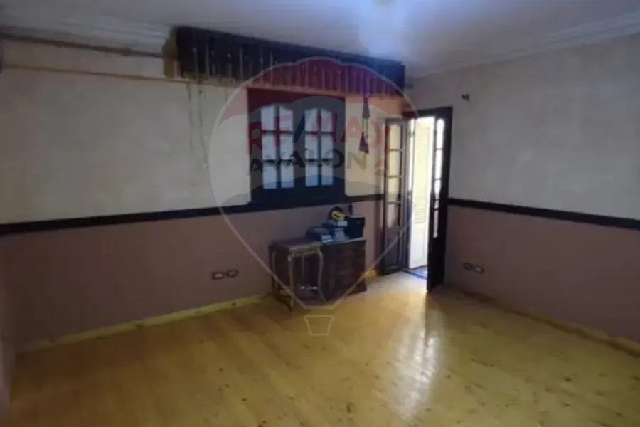 شقة للبيع 230 م جليم (ش مصطفي فهمي)