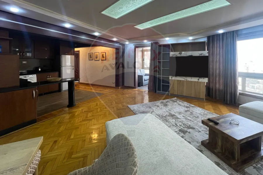 شقة دوبلكس للبيع 120 م جليم (علي البحر مباشرة)