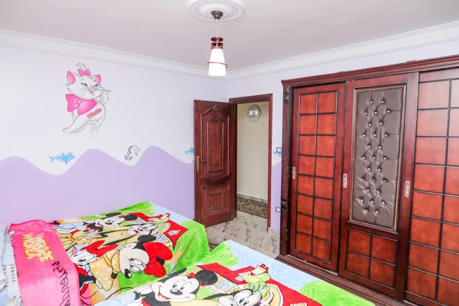 شقة للايجار مفروش 170م ستانلى (2 نمرة من البحر)