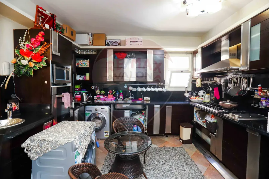 شقة للبيع 210 م سموحة (ش البرت الاول)