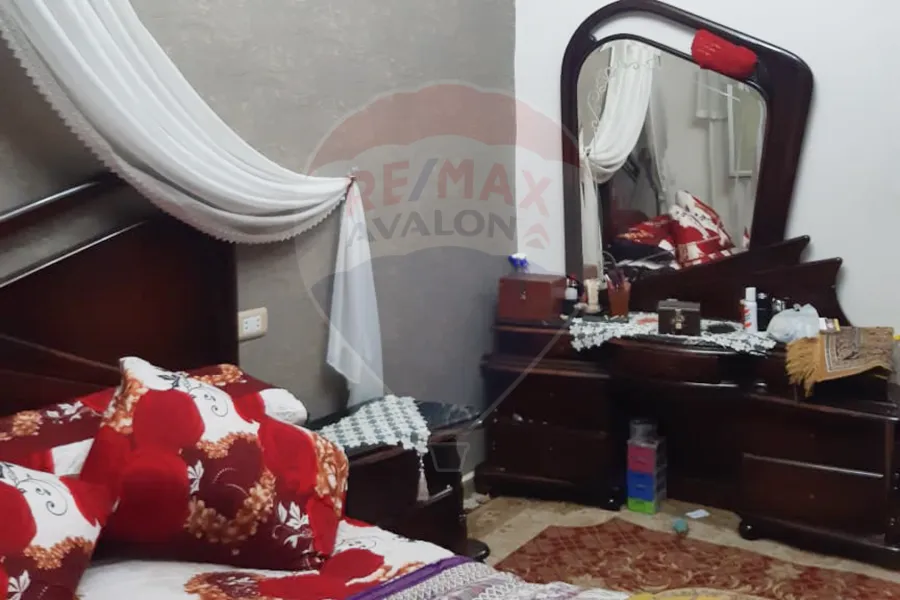 شقة للبيع 130م محرم بك (بجوار المحكمة)