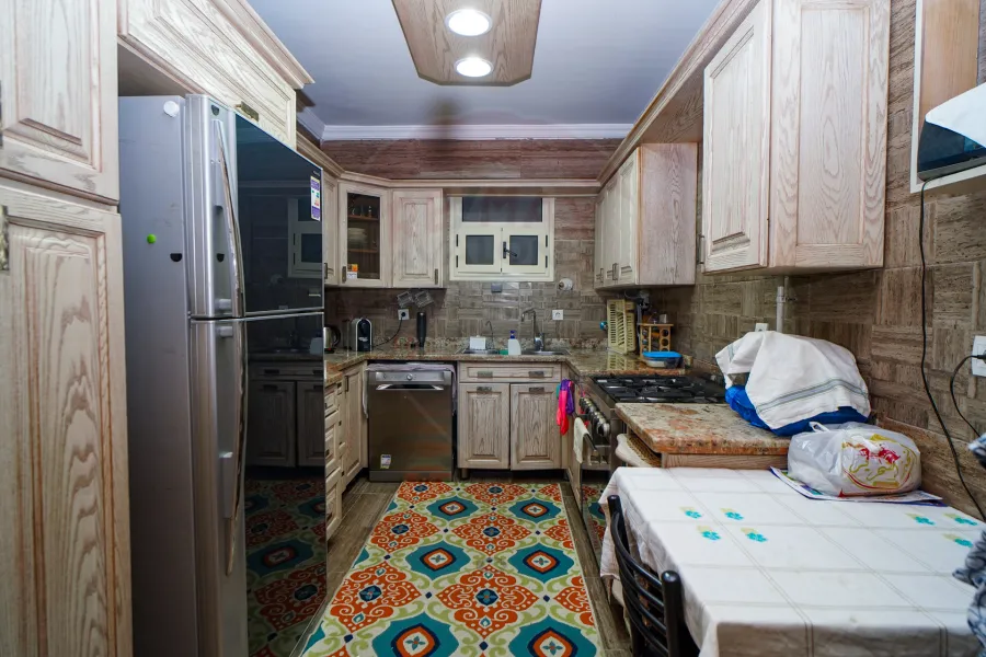 شقة للبيع 220 م لوران (ش الاقبال)