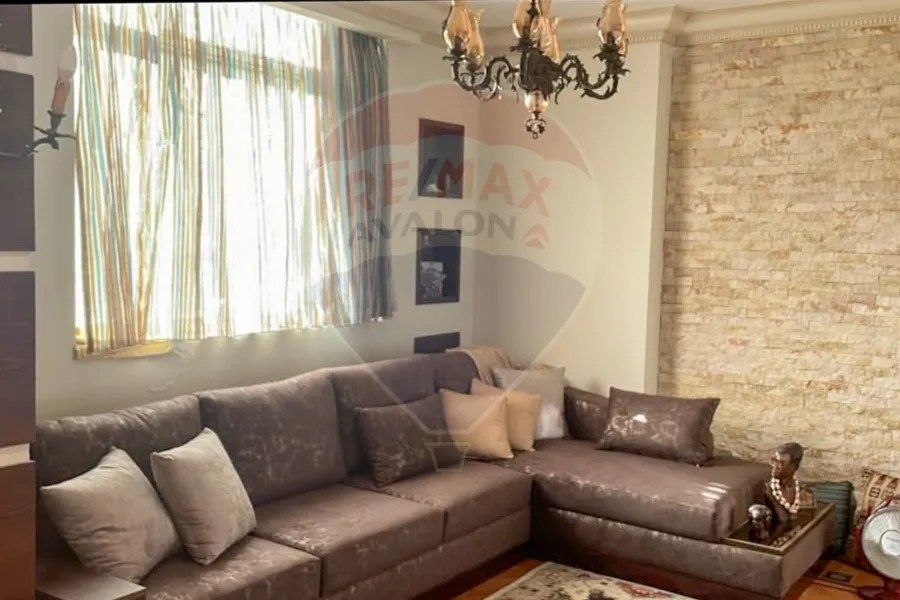 شقة للايجار 160 م سموحة (ش كمال الدين صلاح)