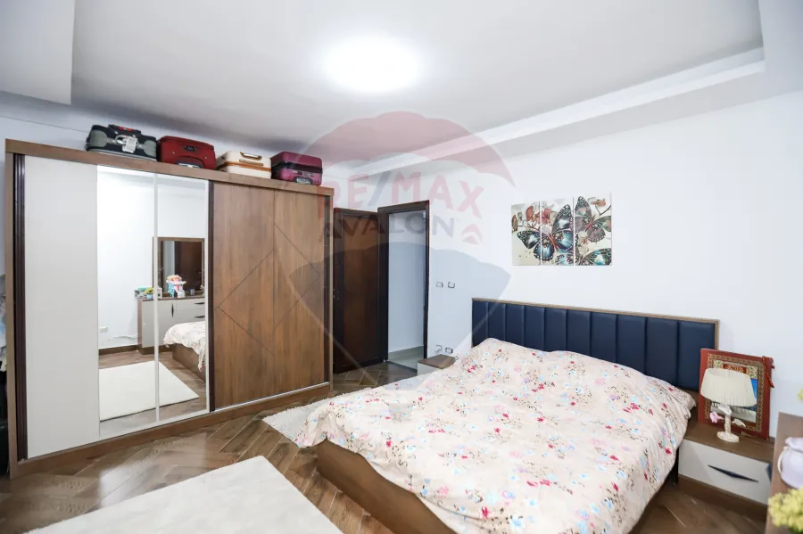 Apartment for sale 160 m Sidi Gaber (Steps from the Sea, Military Hospital)-