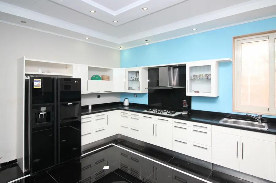 فيلا مسجلة للبيع 2800م كينج مريوط  (كمبوند  LakeSide)