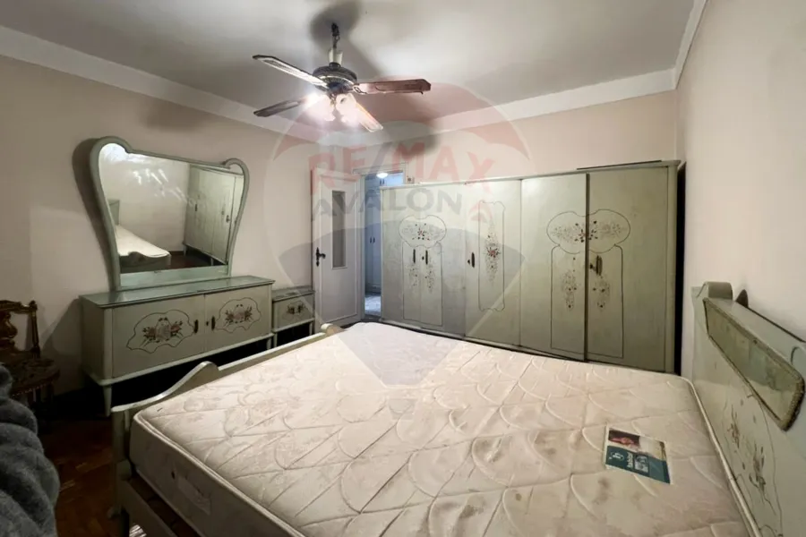 Furnished apartment for rent 135 m Stanly (Steps from the sea)