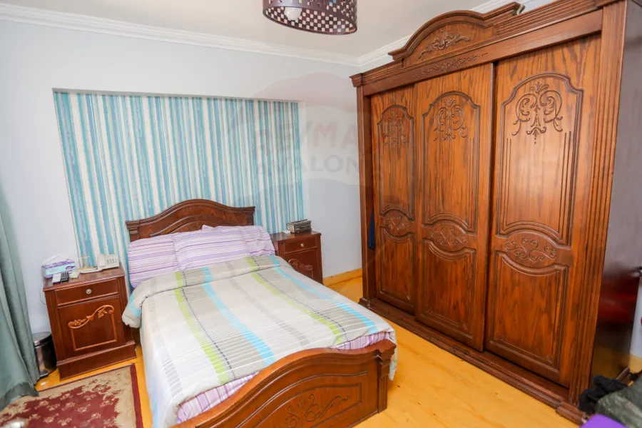 شقة للبيع 400 م زيزينيا (خطوات من متحف المجوهرات)