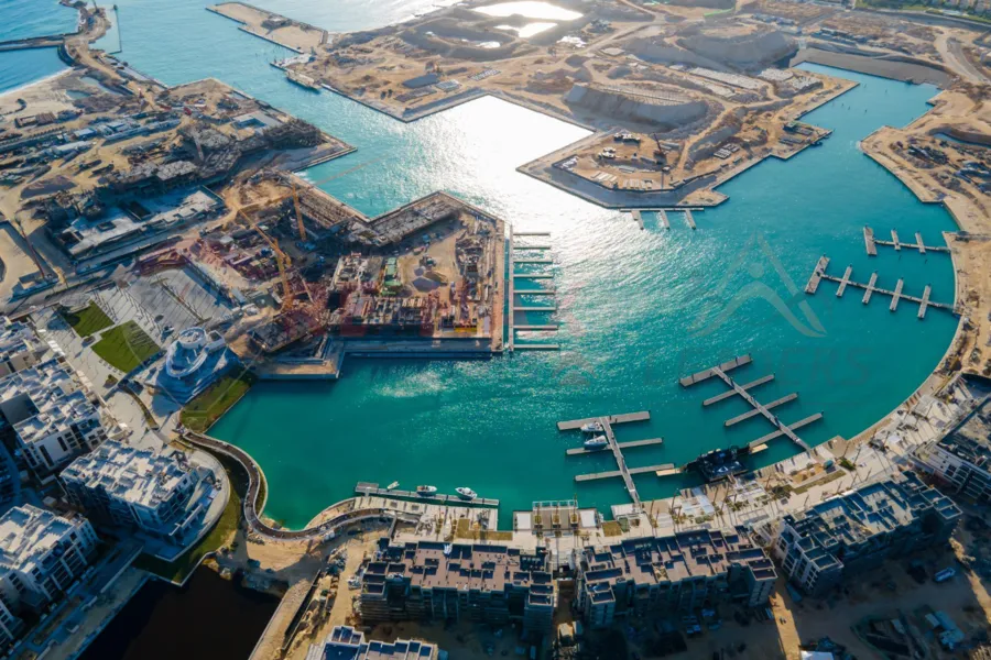 Ground chalet with garden for sale (Marassi - Marina) 140 m