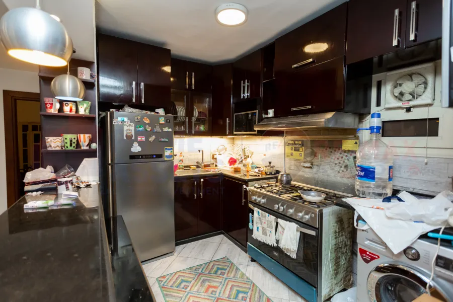 شقة للبيع 150 م سيدي بشر (ش جمال عبد الناصر تقاطع ش محمد نجيب)