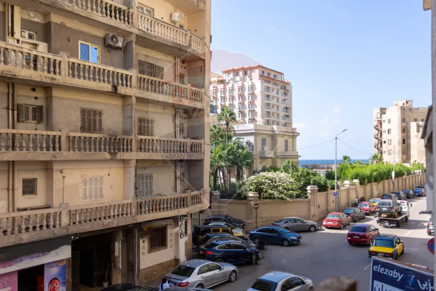 مول للبيع 790 م  لوران (تقاطع شارع الإقبال مع الترام)