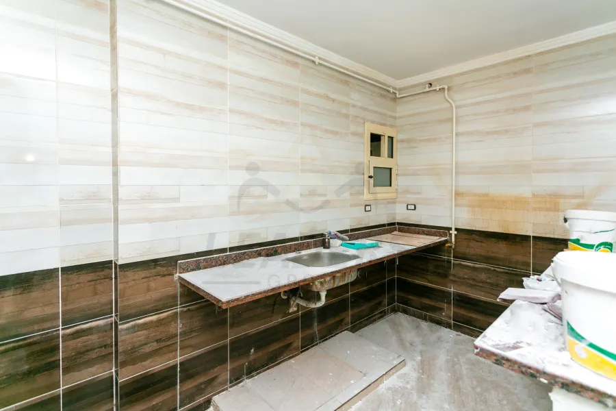 شقة للبيع 135 م جليم (خطوات من الترام)