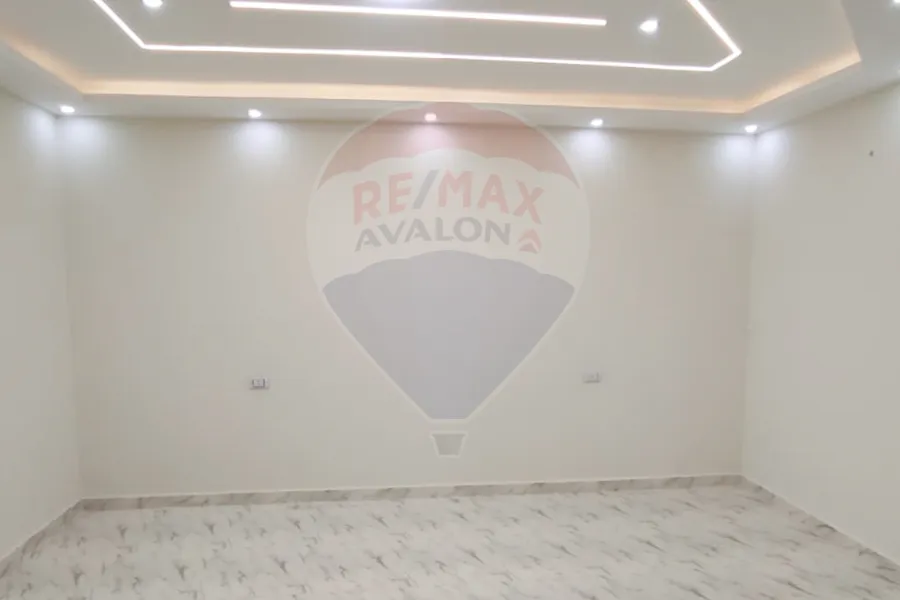 شقة للبيع 120 م العصافره (خطوات للبحر)