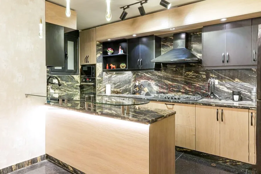 شقة للبيع 195 م كفر عبده (عمارة براند - ش سانت جيني)