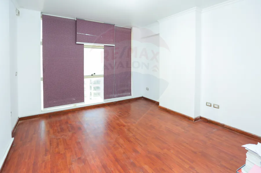 Apartment for rent 220 m Smouha (Tutankhamun's St)