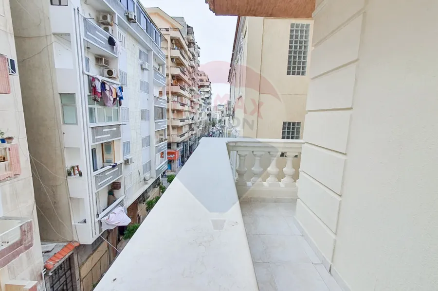 مكتب مفروش و مجهز بالكامل للإيجار 150م الحي اللاتيني (الفراعنة)