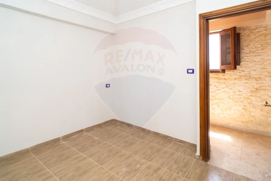 شقه للايجار 176م لوران (متفرع من ش الاقبال)