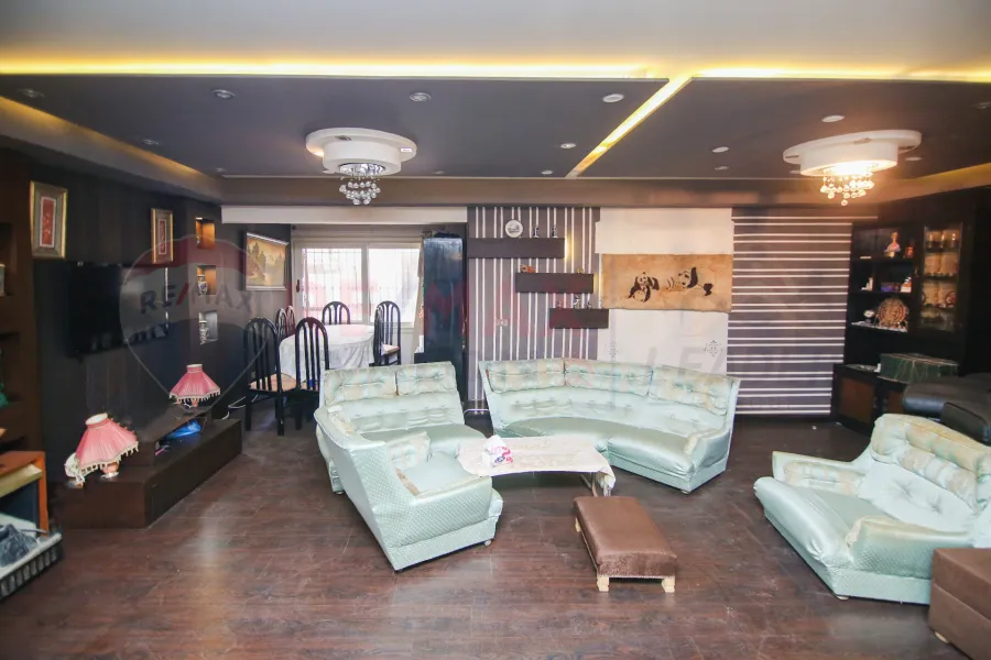 Apartment for sale 195 m Roushdy (directly on the tram)