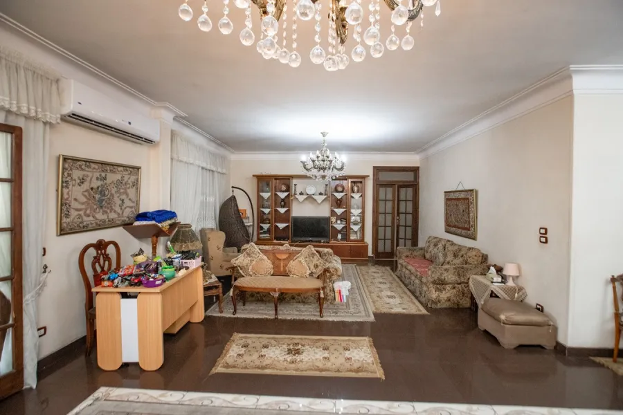 Apartment For Sale 270m Smouha (Bahaa el-Dien El-Ghatwarey St.)