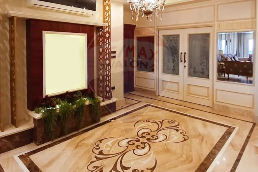 Apartment for sale El Shatby (University Bridge St.) 265 m