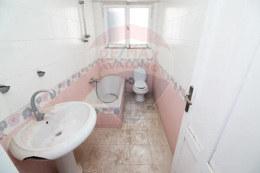 شقة للبيع 300 م لوران (أمام ش شعراوي)