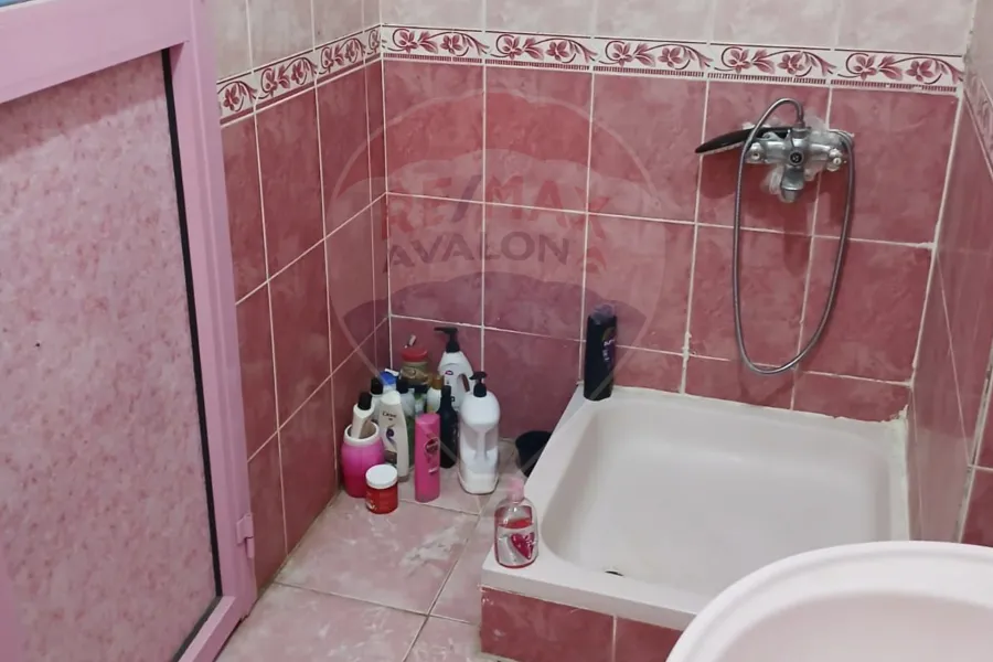 شقة للبيع 120 م سموحة (متفرع من ش زكي رجب)