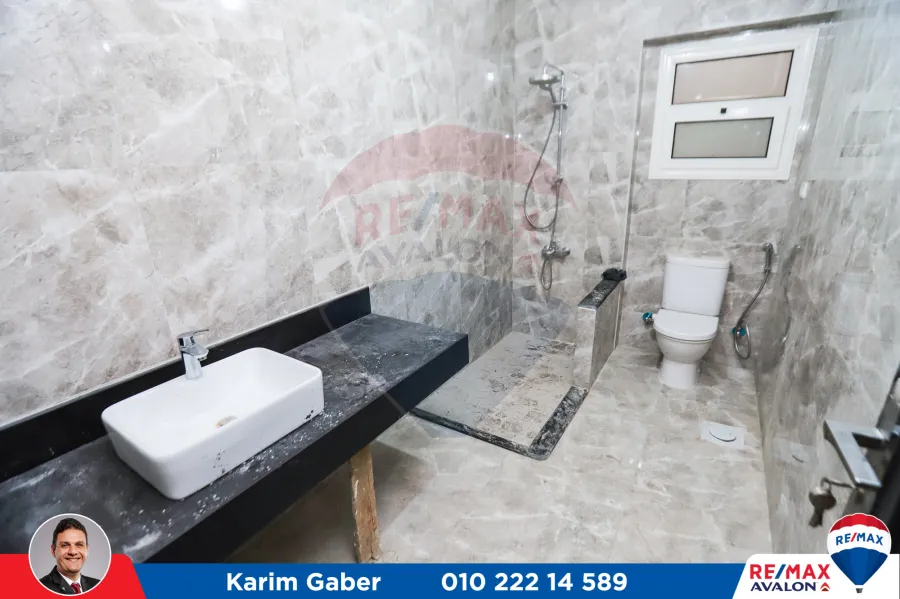 شقة للبيع 250م رشدي (شارع ابراهيم حلمي )-اول سكن