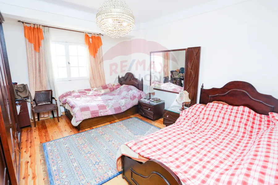 شقة للبيع 135 م صافي سموحة (شارع توت عنخ امون)