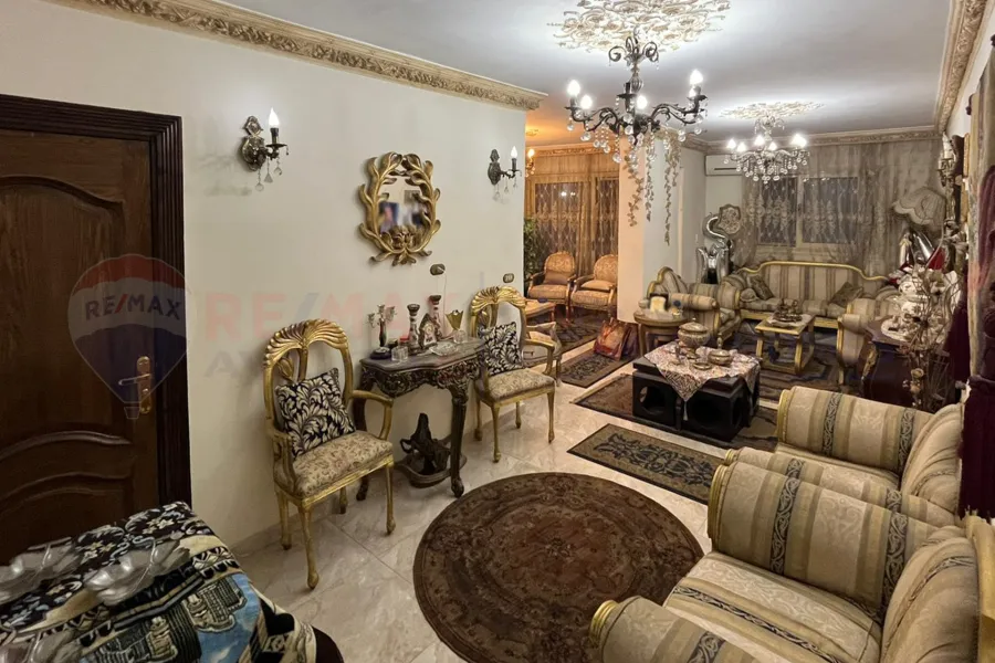 شقة للبيع 175 م زيزينيا (بجوار كازيون)