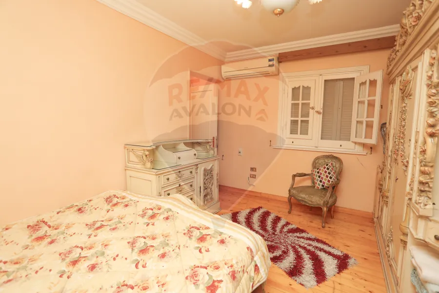 Furnished apartment for Rent 175 m Zezinia (Steps from Abo Qir st.)