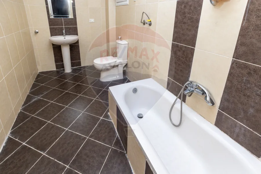 Apartment for sale 175 m ElMontazah (Marseille Florence Compound)