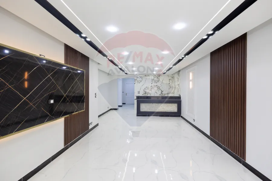 شاليه أرضي + حديقة للبيع الساحل (بالم بيتش)