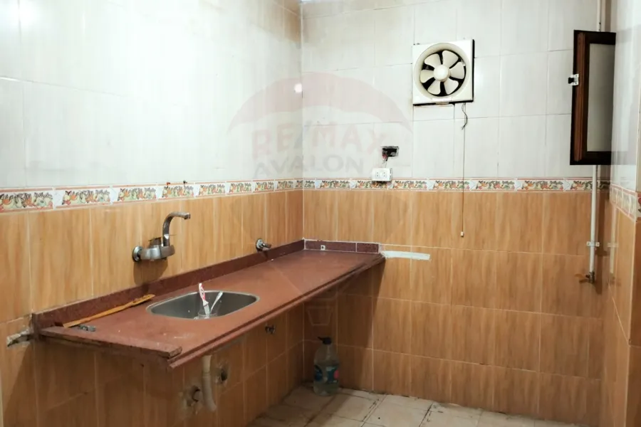 شقة للايجار 150 م سيدي بشر (ش محمد نجيب)