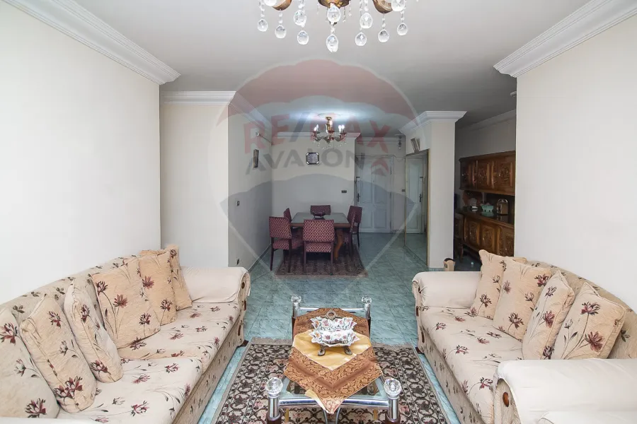 Apartment for sale 160 m sporting (Directly on the tram)