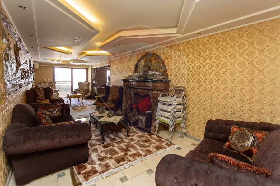 شقة للبيع 330 م سبورتنج (شارع طيبة)