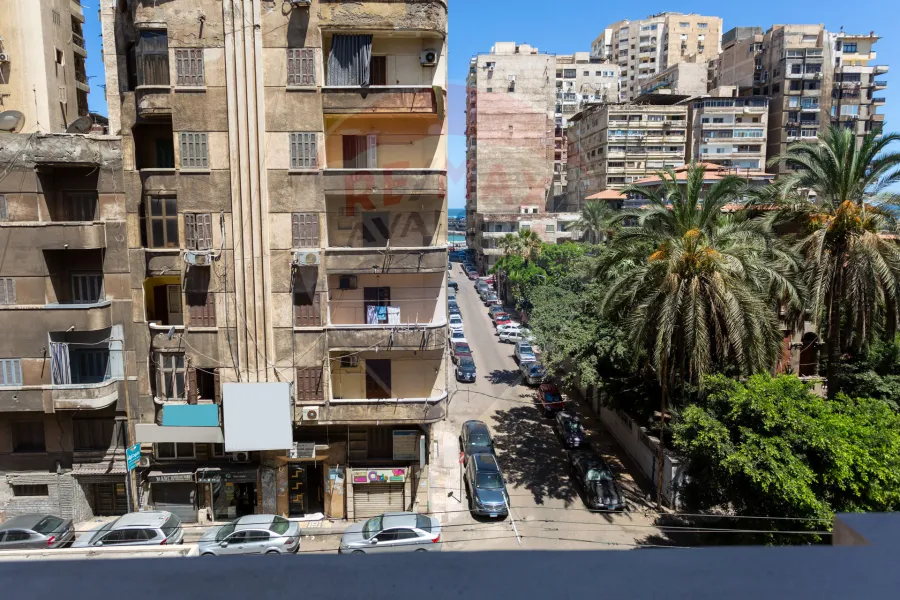 Apartment for sale 240 m Glim (Abdel Salam Arif St.)