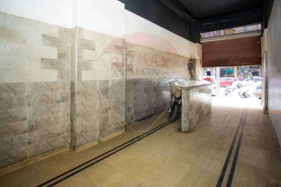 Shop + upfloor for rent 50 m Sidi Bishr (khalel Hamada Street)