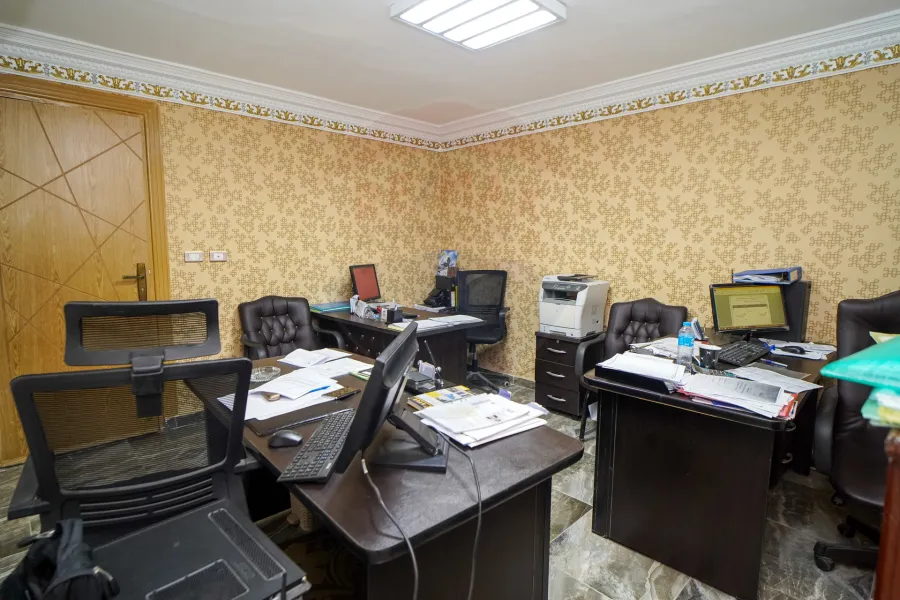 شقة إداري للبيع 146م سموحة(شارع الريادة)