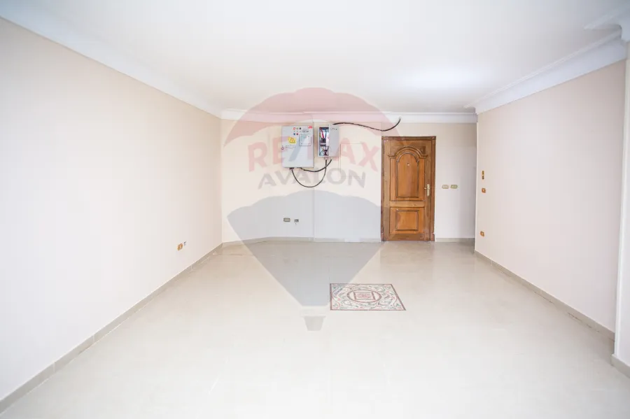 مقر إدارى للإيجار 235م ستانلى (متفرع من البحر)