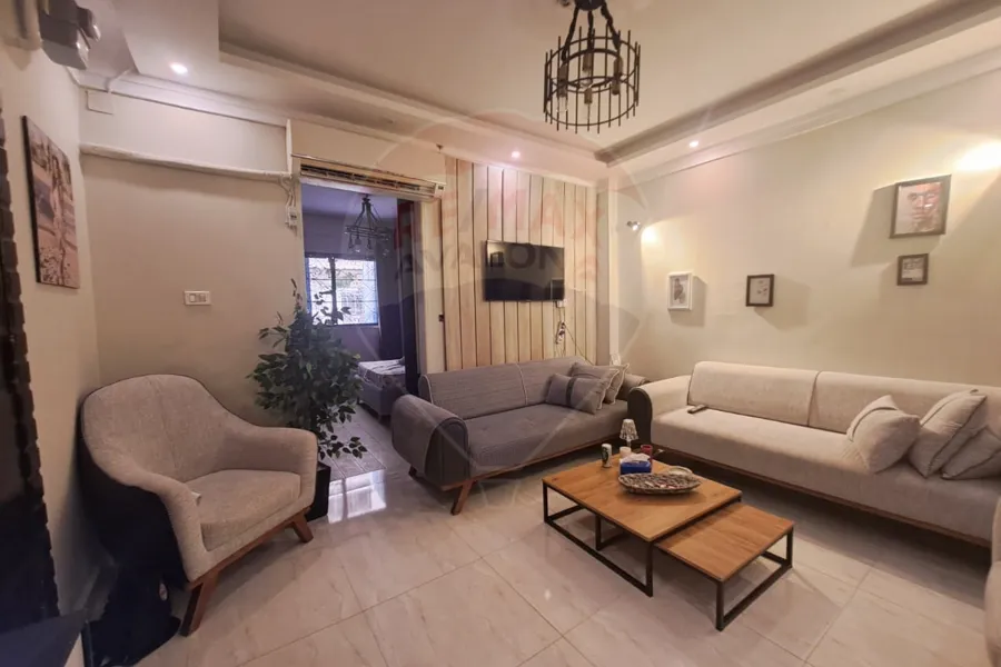 شقة للبيع 90 م الابراهيمية (خطوات من شارع ابو قير)