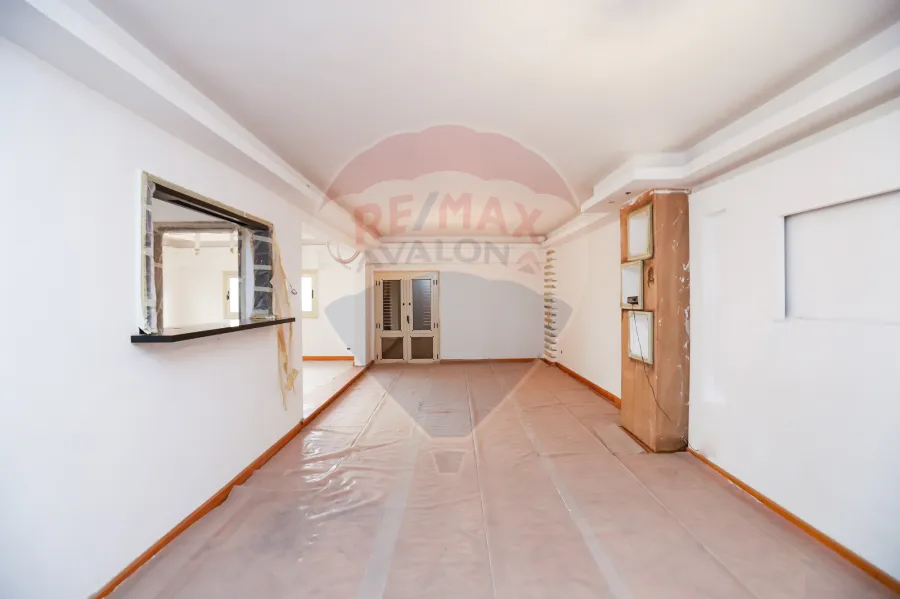 Apartment for sale 190 m Sporting (Steps from Sporting club.)
