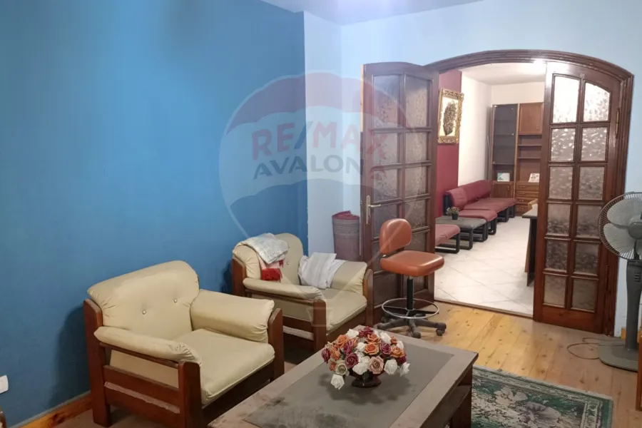 مقر اداري لايجار 105 م مصطفي كامل (علي الترام مباشرة)