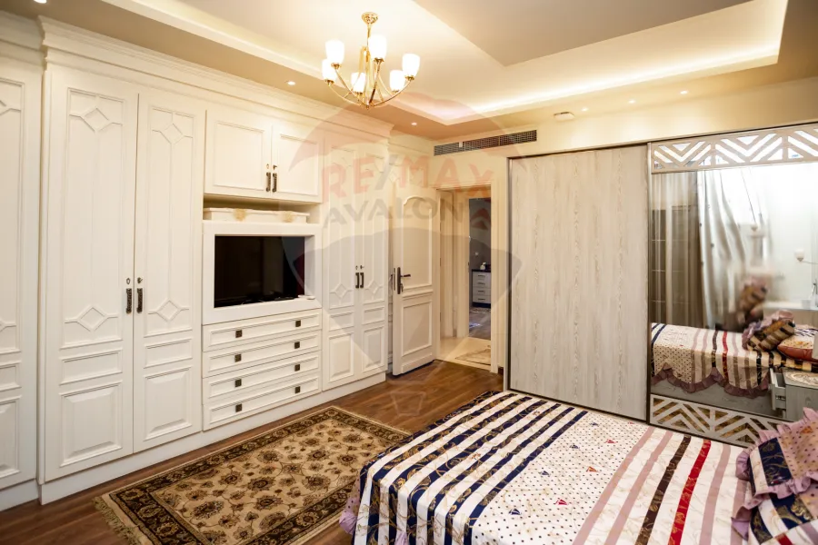 فيلا للبيع (العروبة رويال) كينج مريوط 580 م استلام فوري