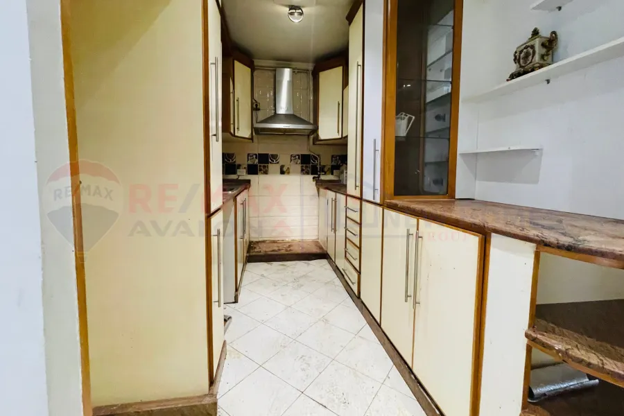 شقة للبيع 200 م سان ستيفانو (على الترام مباشرة)