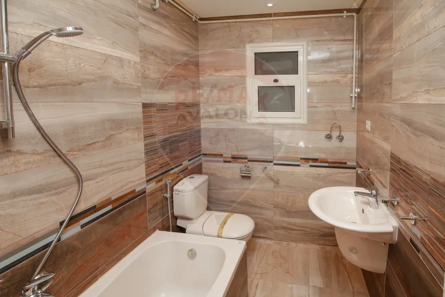 Apartment for sale 220m smouha (bahaa aldin alghatory st - brand building)