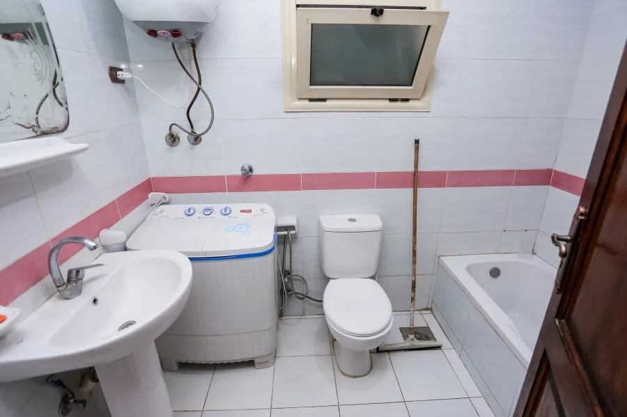 شقة مفروش للإيجار 140 م ميامي ( خلف سنترال ميامي)-