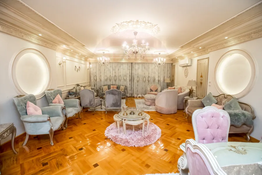 شقة للبيع  293 م لوران (ش عبد السلام عرف - عمارة براند )